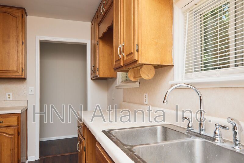 Charming Stone Cottage in the Heart of Decatur property image