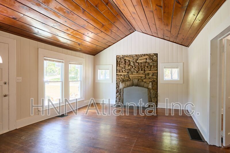 Charming Stone Cottage in the Heart of Decatur property image