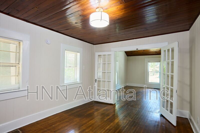 Charming Stone Cottage in the Heart of Decatur property image