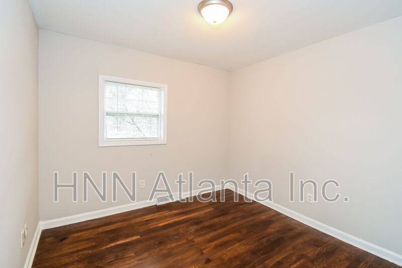 Gorgeous 3BR Home with Covered Parking in Prime Kennesaw Location property image