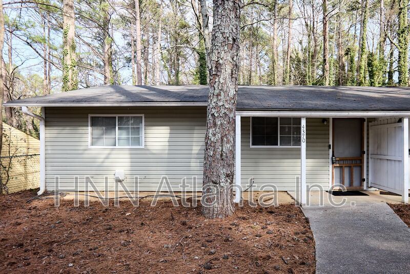Peaceful 2BR/1BA Retreat Surrounded by Nature – Forest Park Living property image