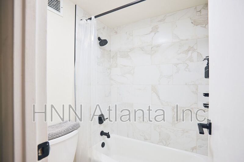 Furnished Buckhead Studio in Prime Peachtree Location property image