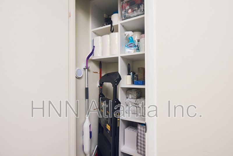 Furnished Buckhead Studio in Prime Peachtree Location property image