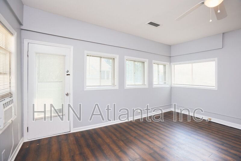 Charming Midtown 2/2 with Private Balcony property image