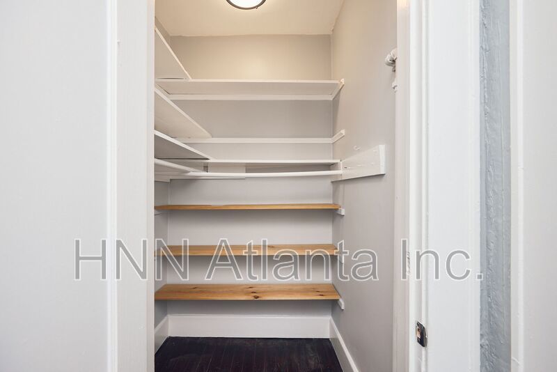 Charming Midtown 2/2 with Private Balcony property image