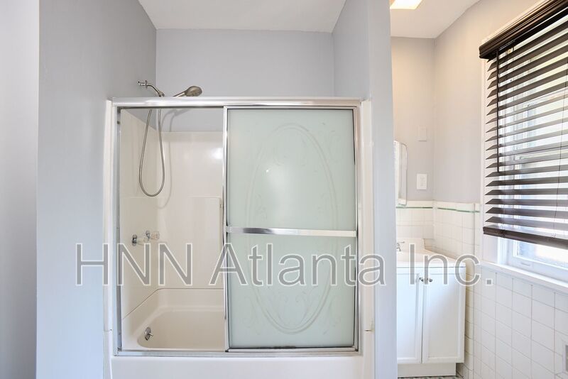Charming Midtown 2/2 with Private Balcony property image