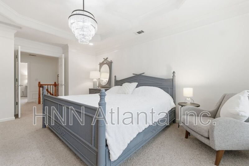 Luxury-Upgraded 4/2.5 Home in a Serene Community property image