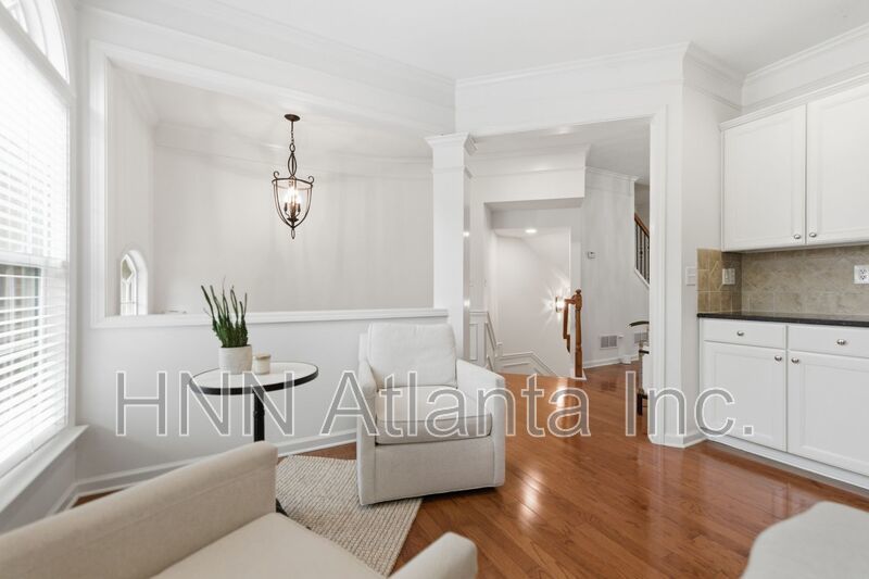 Luxury-Upgraded 4/2.5 Home in a Serene Community property image