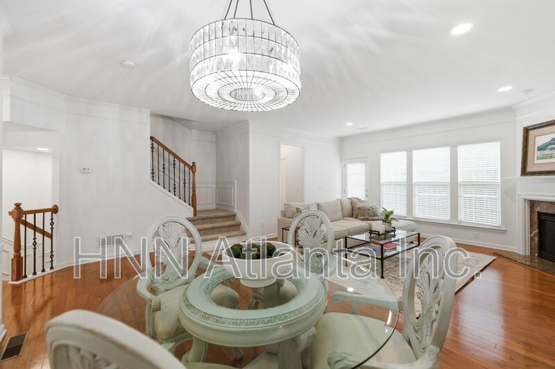 Luxury-Upgraded 4/2.5 Home in a Serene Community property image