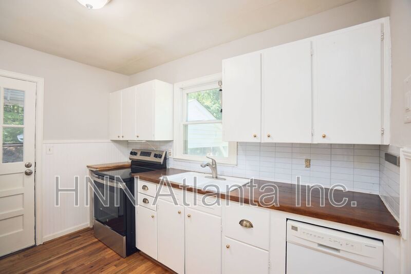 Stylish 3BR/1BA Home with Yard Near BeltLine & City Access property image