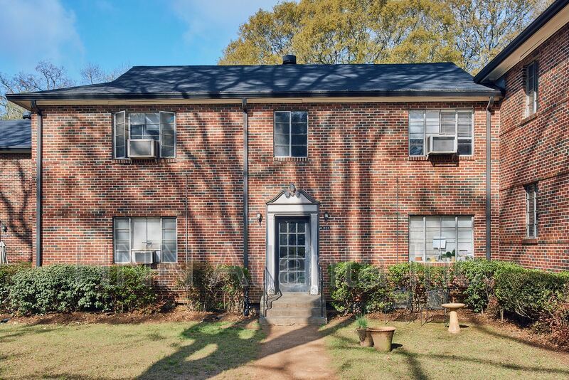 Sunlit One-Bedroom with Hardwood Floors & Easy City Access property image