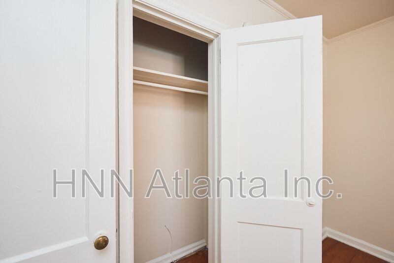 Sunlit One-Bedroom with Hardwood Floors & Easy City Access property image