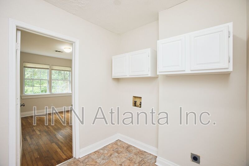 Classic Charm Meets Modern Comfort in Marietta property image
