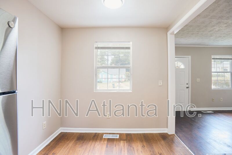 Classic Charm Meets Modern Comfort in Marietta property image
