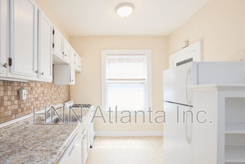 Spacious 1/1 in Midtown Neighborhood property image