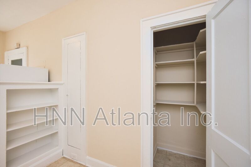 Spacious 1/1 in Midtown Neighborhood property image