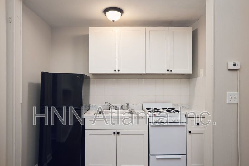 Charming Studio in the Heart of Atlanta – 887 Myrtle St, Unit 4 property image