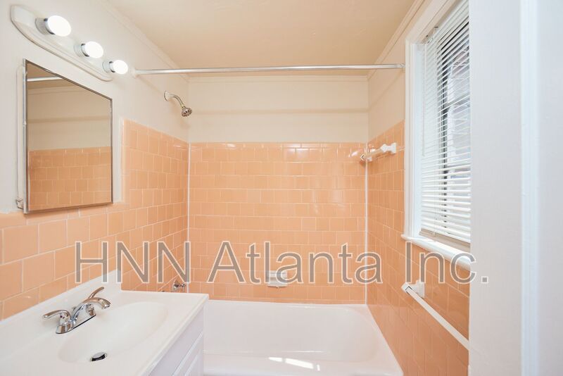 Bright & Charming 1BR Near Virginia Highlands Hotspots property image
