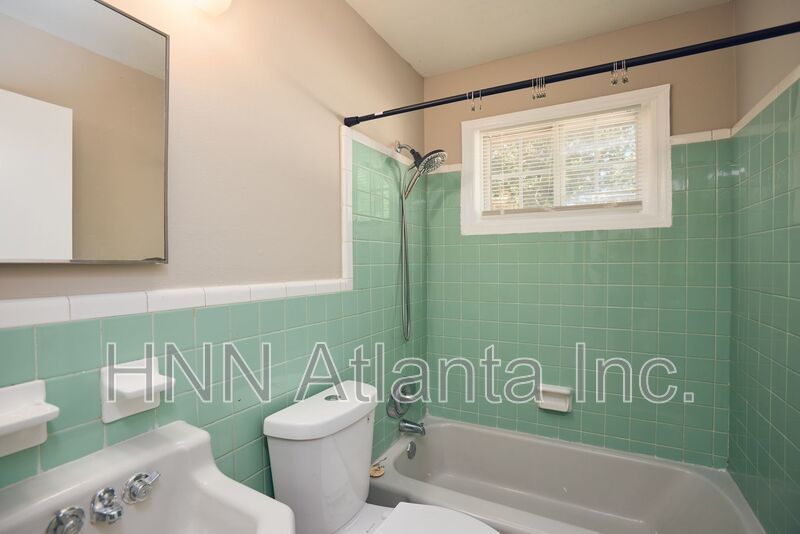 Spacious 2-Bedroom Duplex with a Bonus Room in Decatur property image